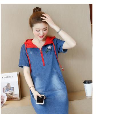 ĐẦM JEAN KIỂU PHỐI NÓN ĐỎ THÊU HOA HỒNG - NJ149